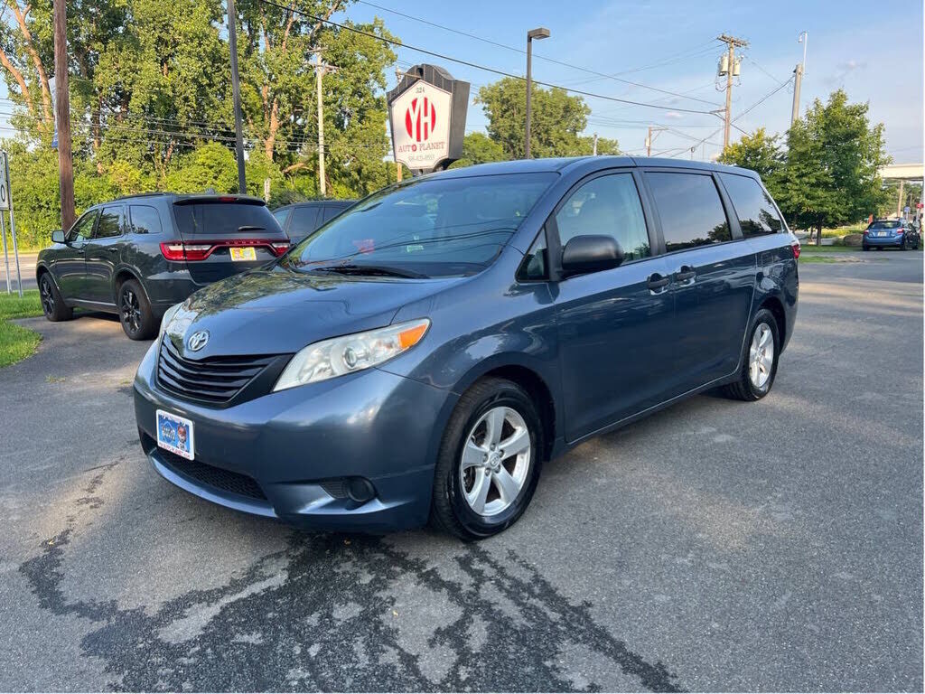 2016 TOYOTA Sienna