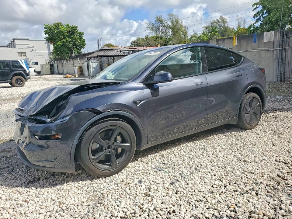 2026 TESLA Model Y