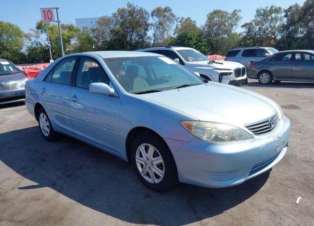 2005 TOYOTA Camry