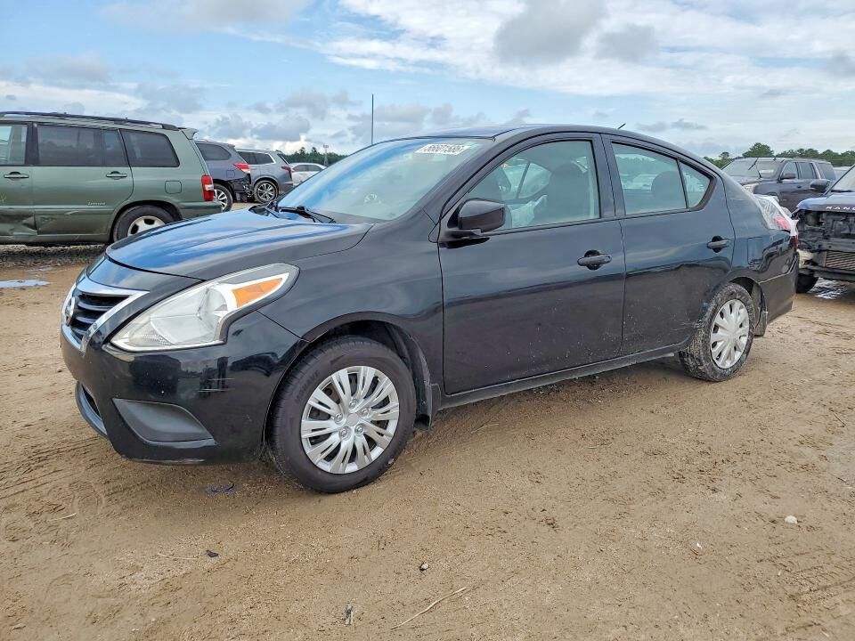 2017 NISSAN Versa