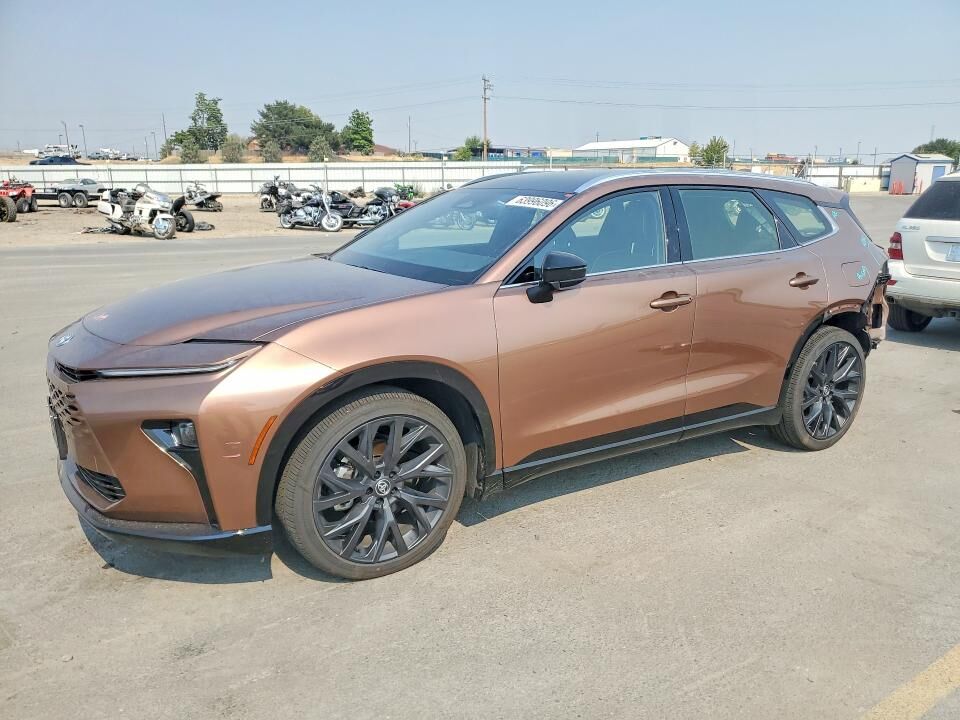 2025 TOYOTA Crown Signia