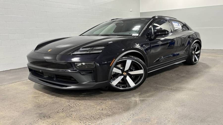 2026 PORSCHE Macan