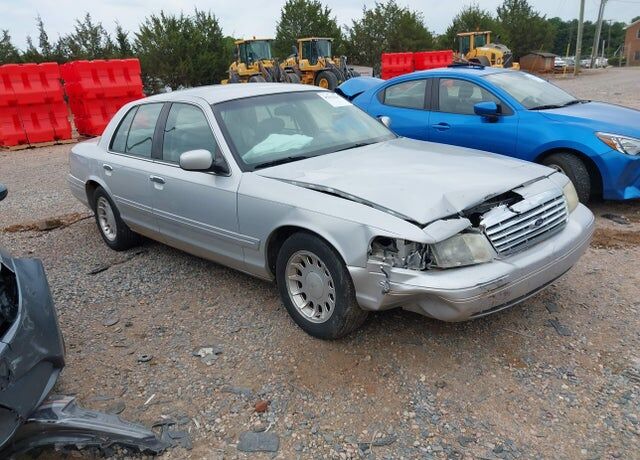 2000 FORD Crown Victoria