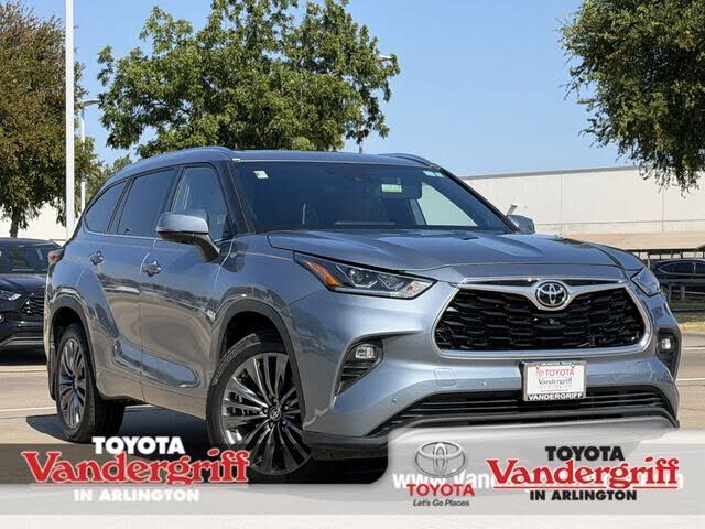 2022 TOYOTA Highlander