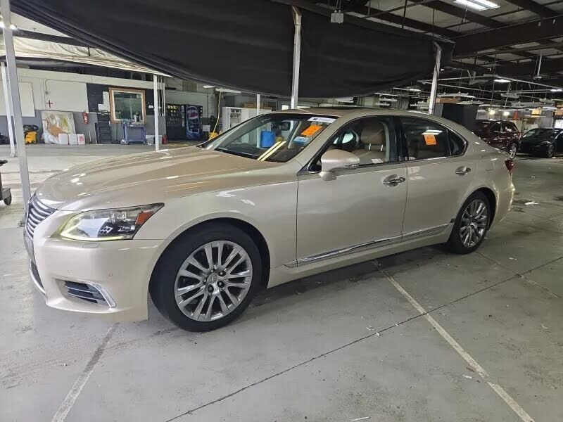 2013 LEXUS LS