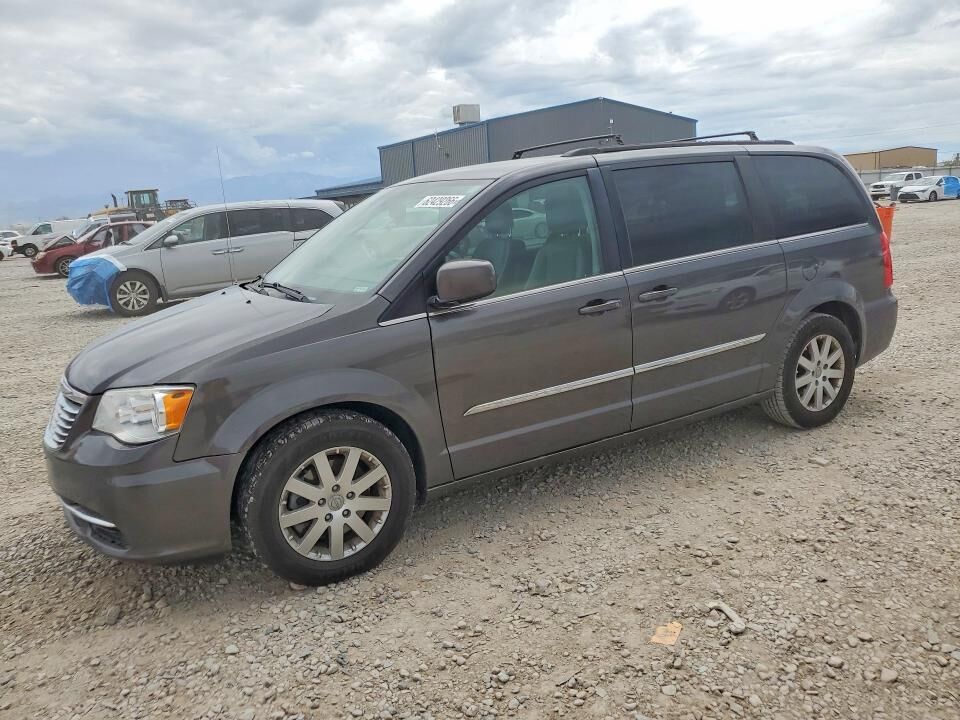 2016 CHRYSLER Town and Country