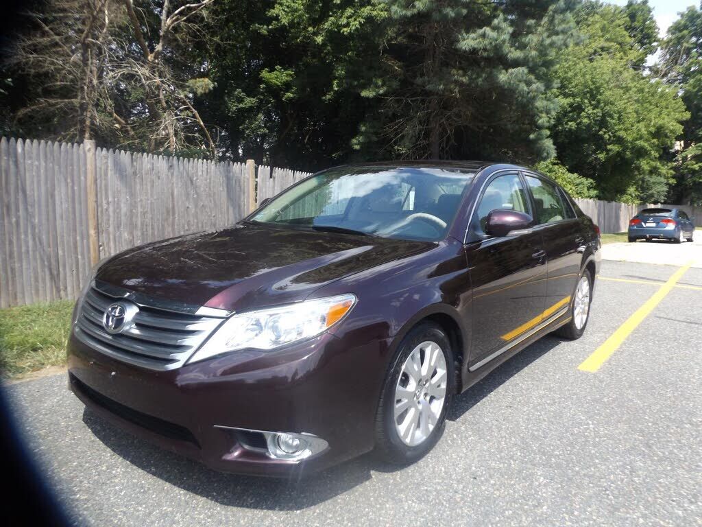 2011 TOYOTA Avalon