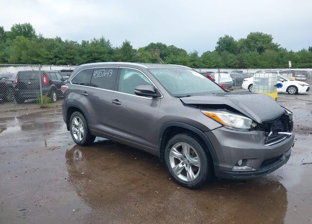 2015 TOYOTA Highlander