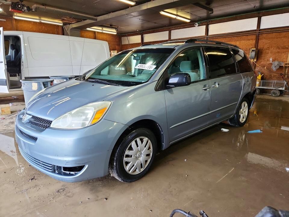 2004 TOYOTA Sienna