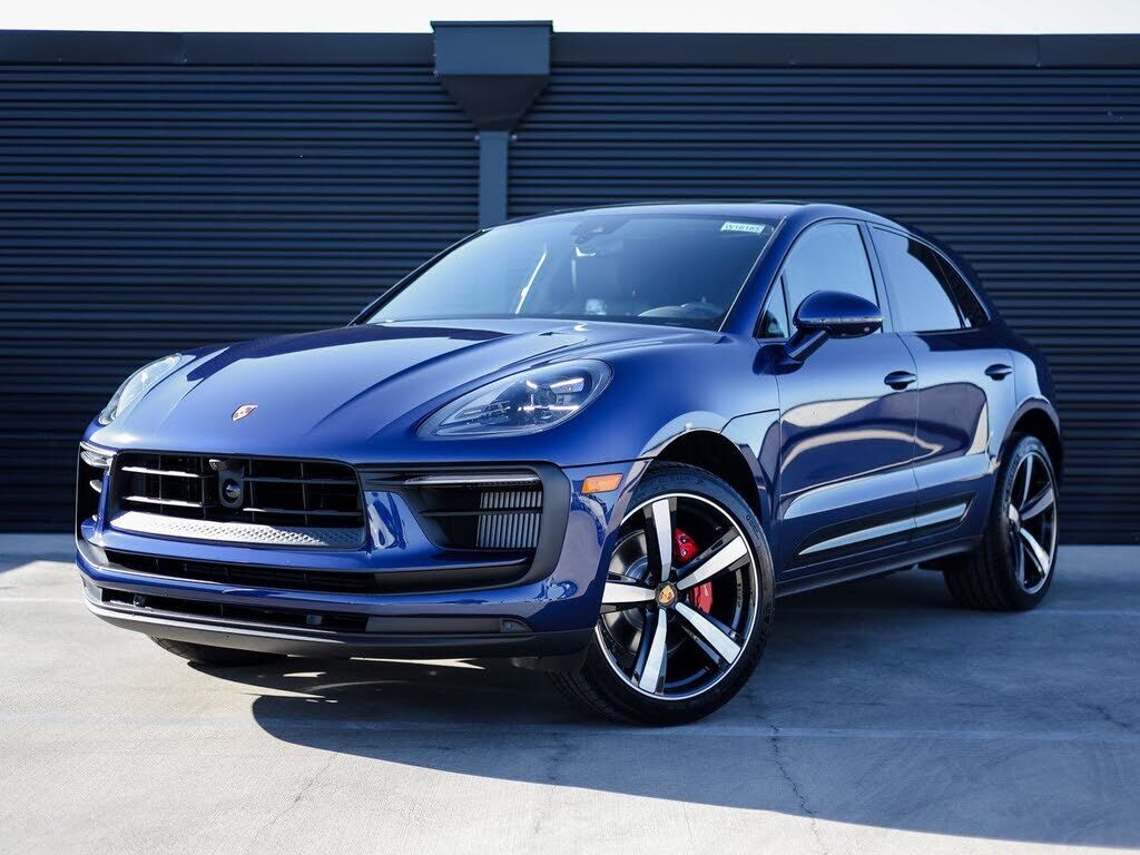 2026 PORSCHE Macan