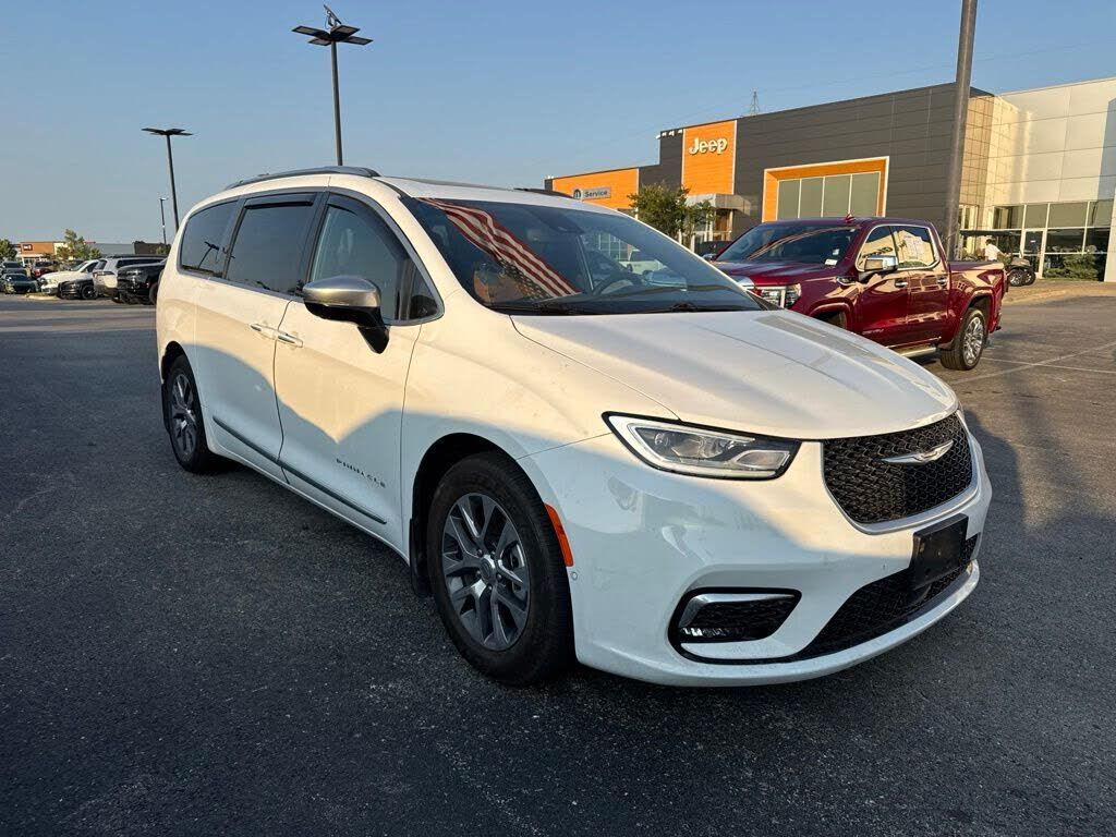 2023 CHRYSLER Pacifica