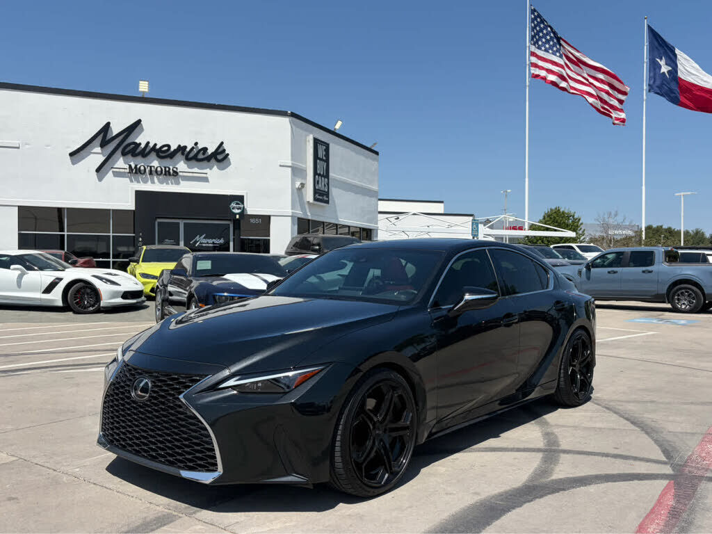 2022 LEXUS IS