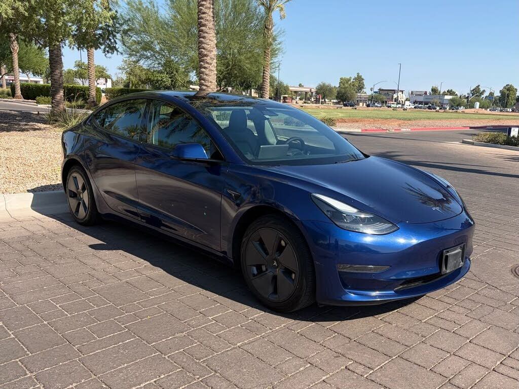 2022 TESLA Model 3