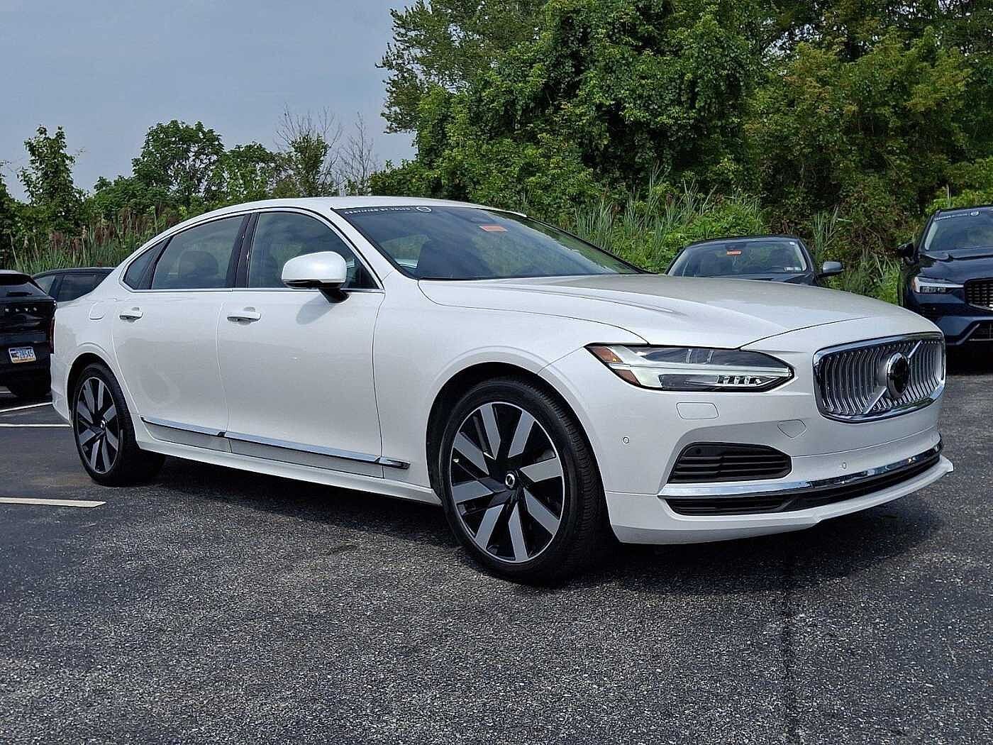 2024 VOLVO S90