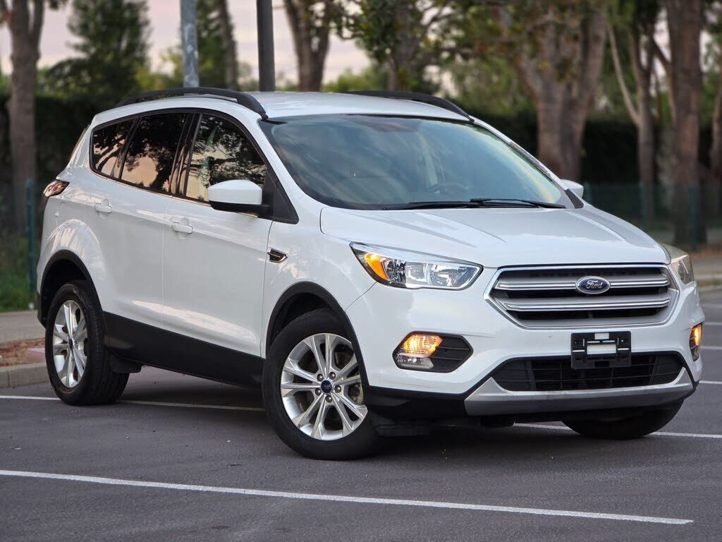 2018 FORD Escape