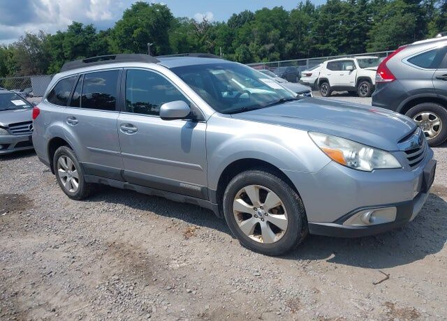 2012 SUBARU Outback