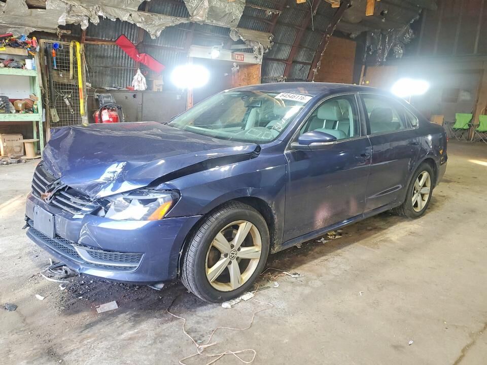 2012 VOLKSWAGEN Passat