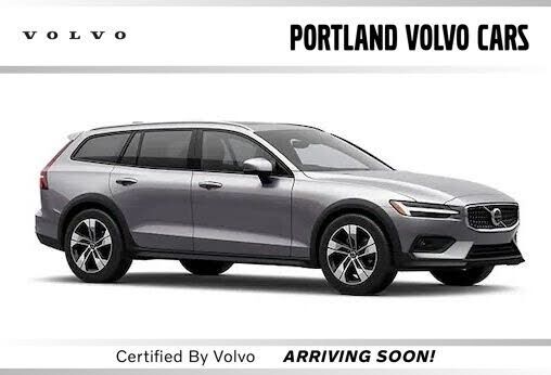 2025 VOLVO V60CC