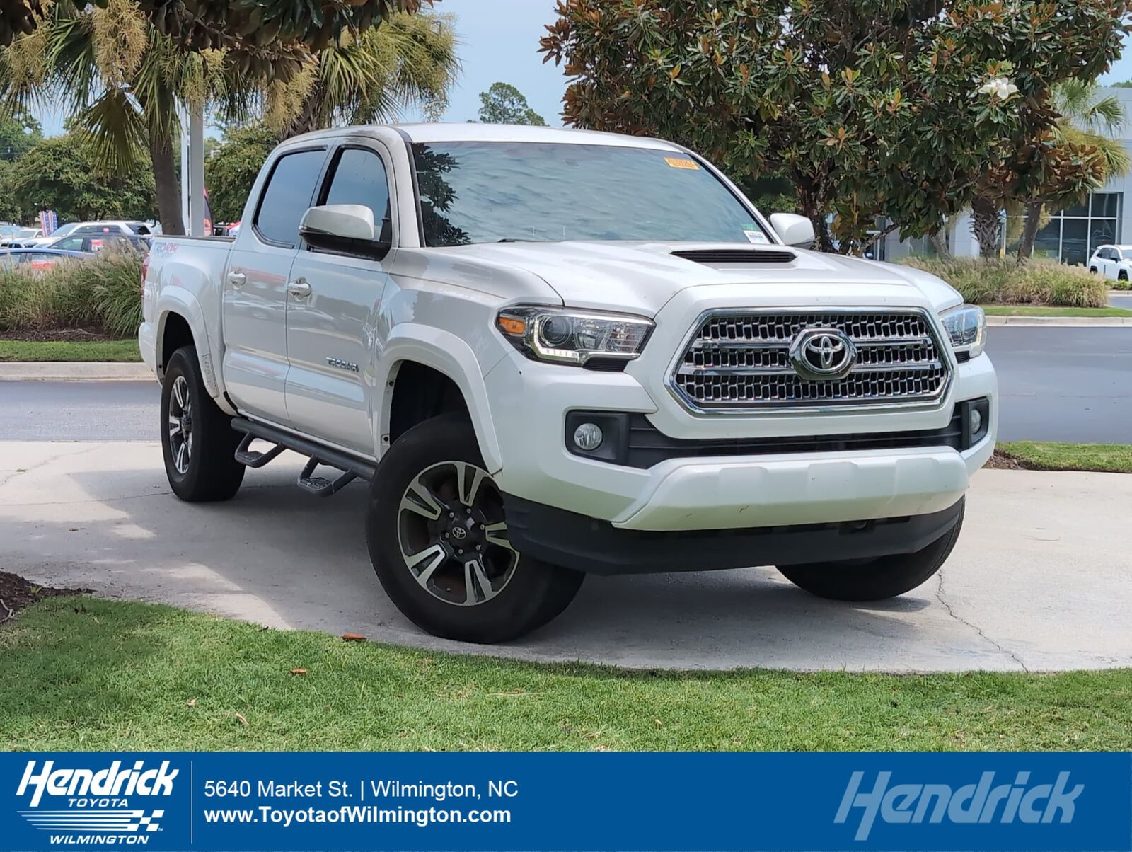 2017 TOYOTA Tacoma