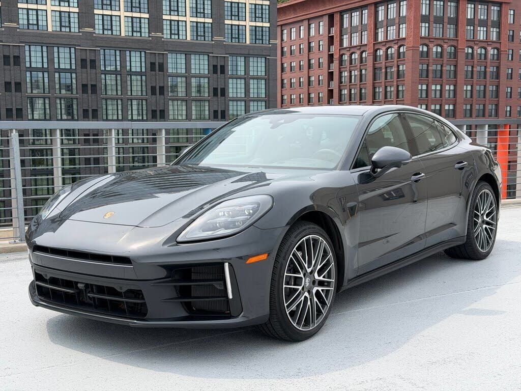2024 PORSCHE Panamera