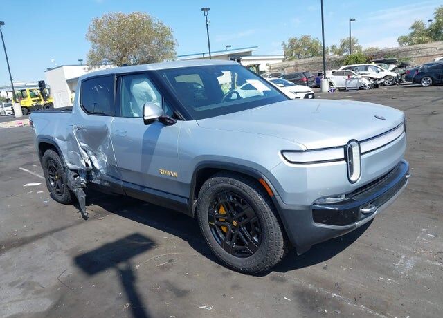 2024 RIVIAN R1T