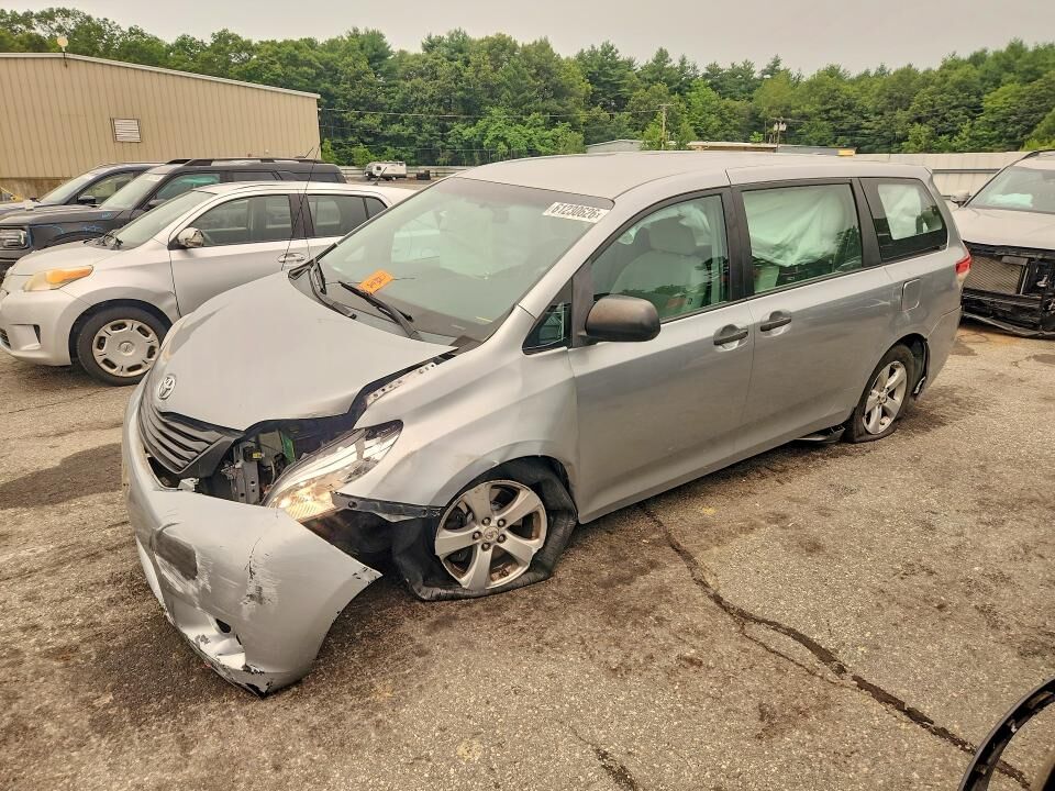 2011 TOYOTA Sienna