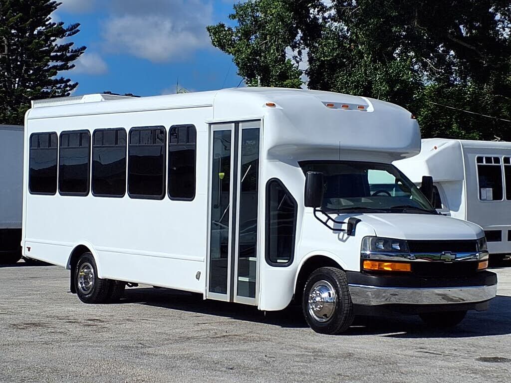 2022 CHEVROLET Express