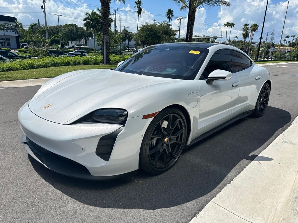 2022 PORSCHE Taycan