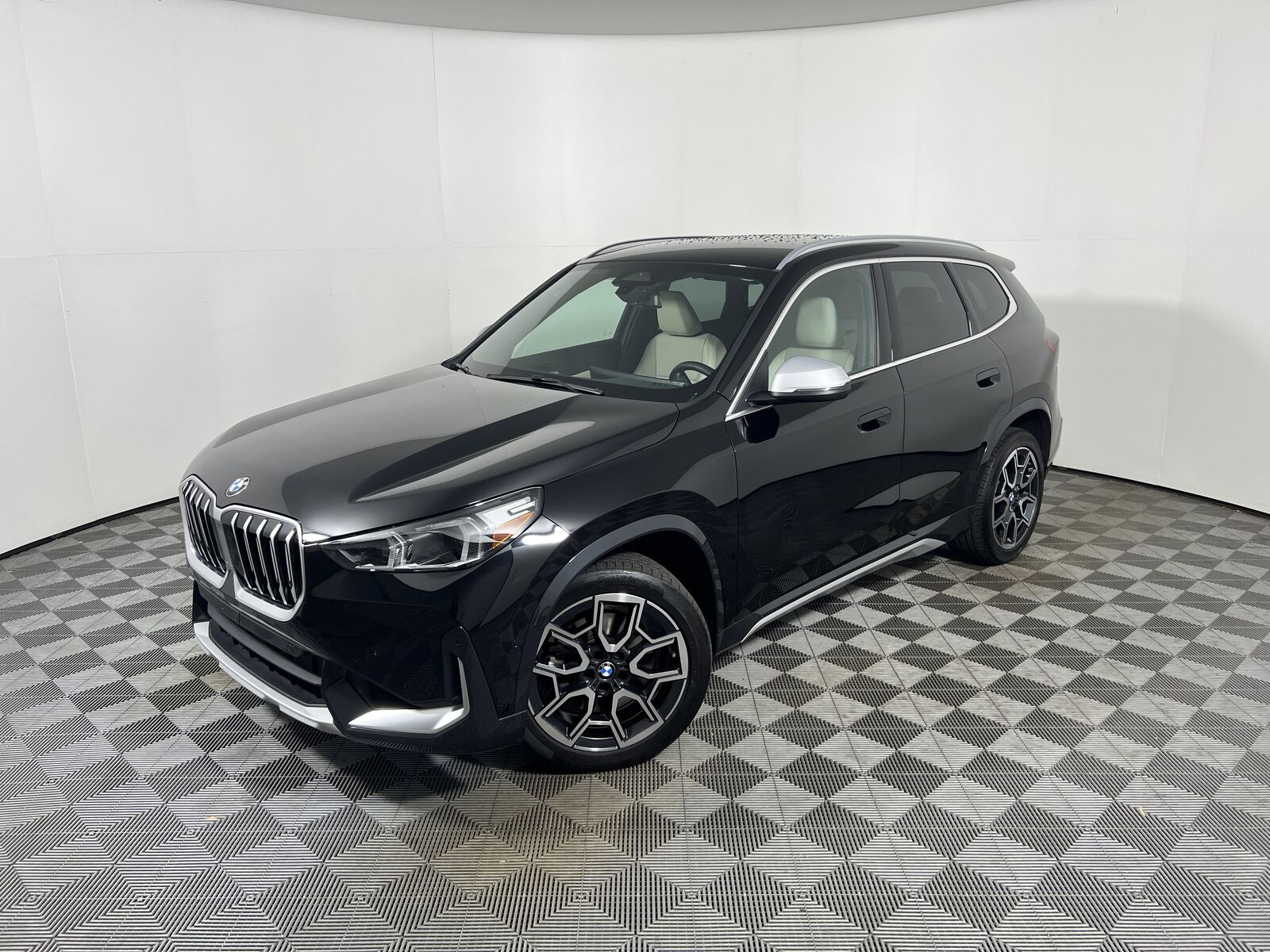 2024 BMW X1