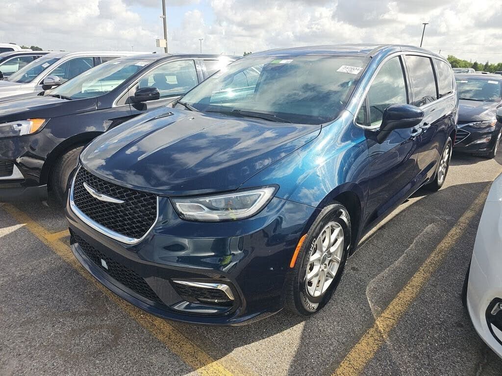 2023 CHRYSLER Pacifica