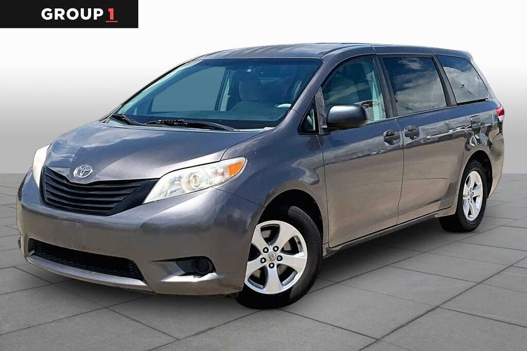 2013 TOYOTA Sienna
