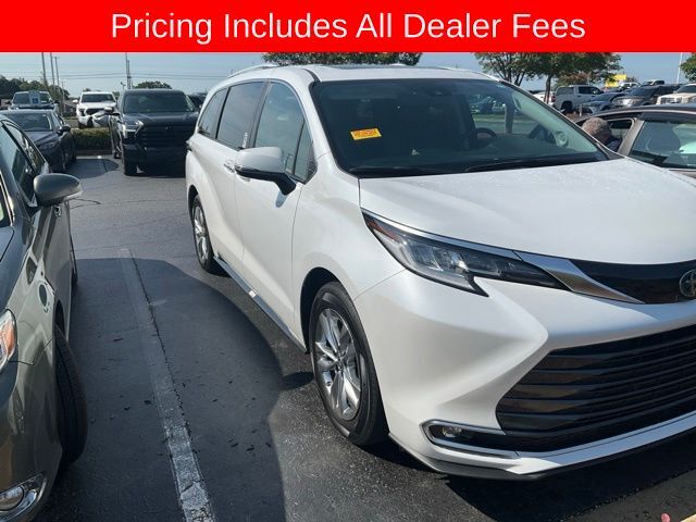 2023 TOYOTA Sienna