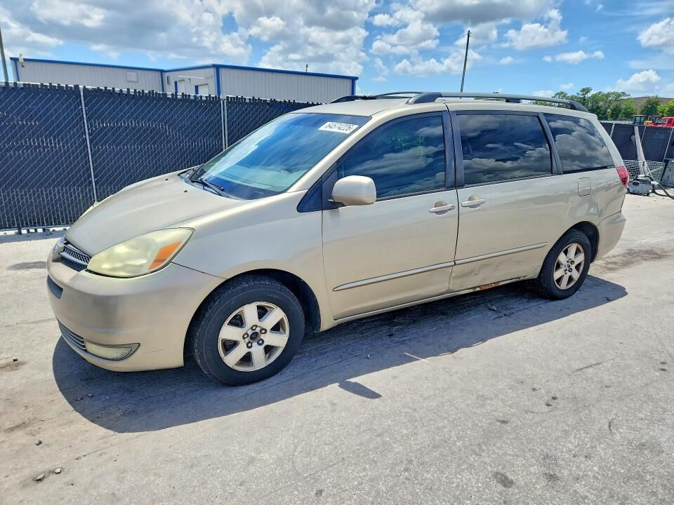 2004 TOYOTA Sienna