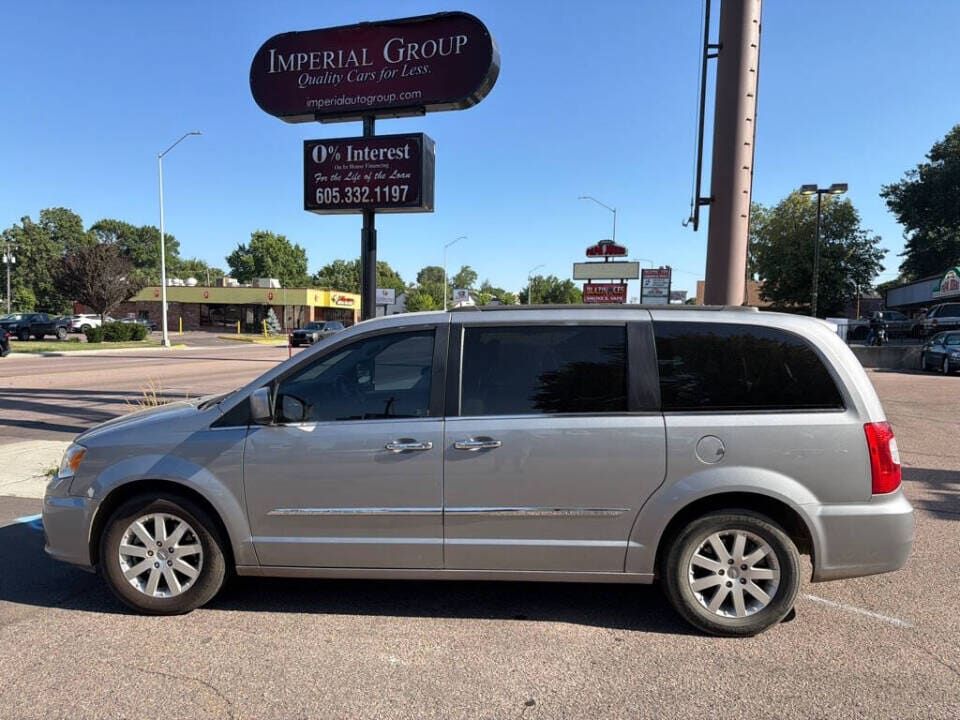2015 CHRYSLER Town and Country