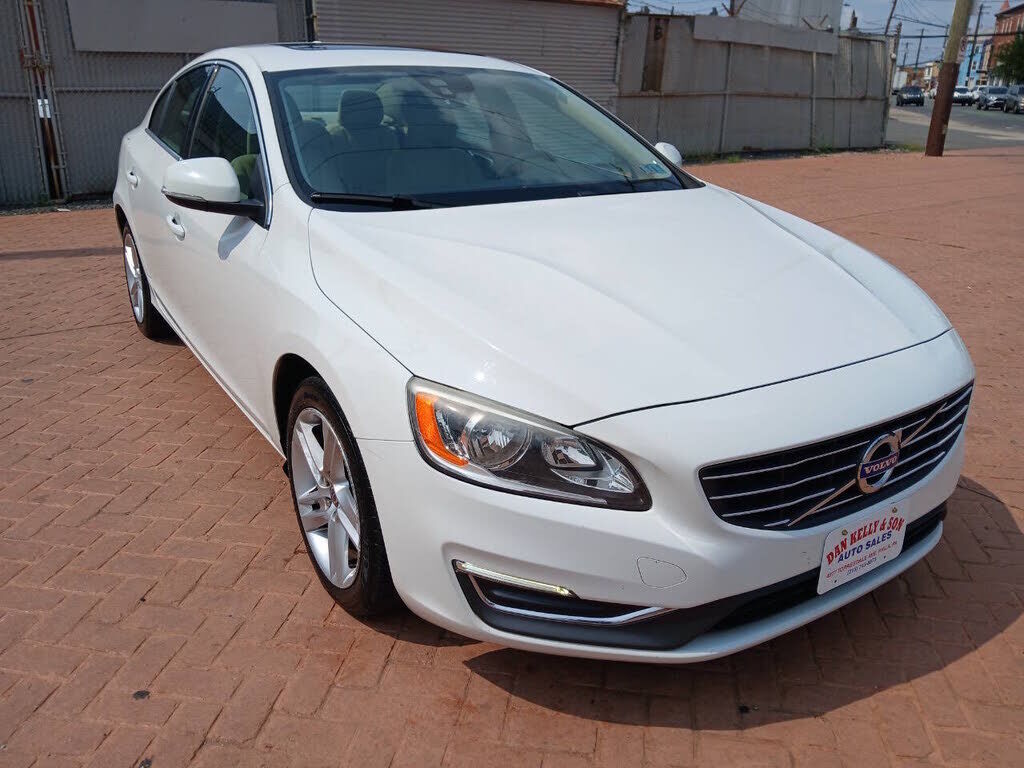 2015 VOLVO S60