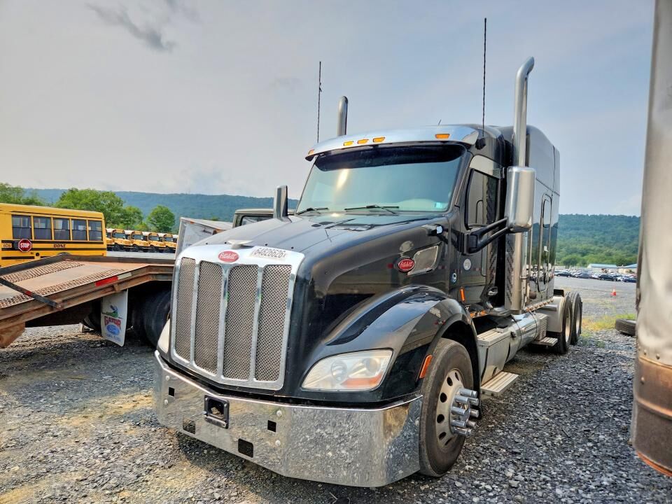2018 PETERBILT 579