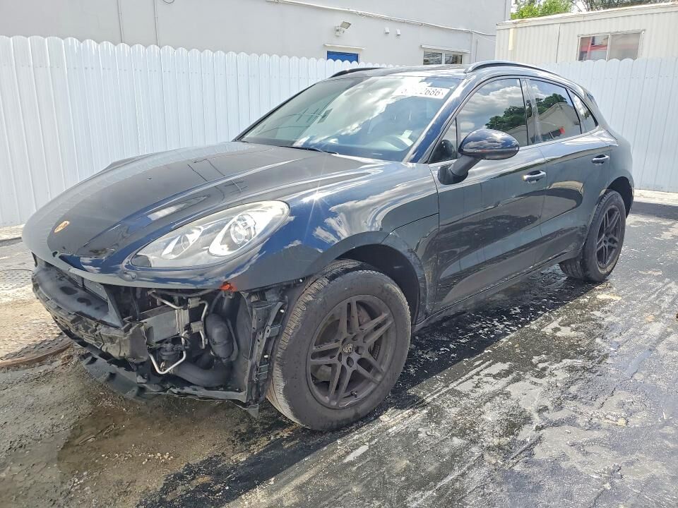 2018 PORSCHE Macan