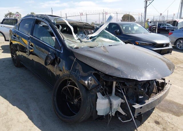 2013 TOYOTA Avalon