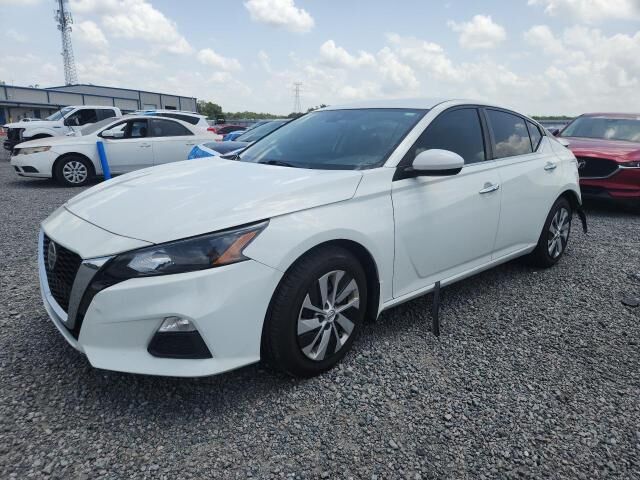 2022 NISSAN Altima