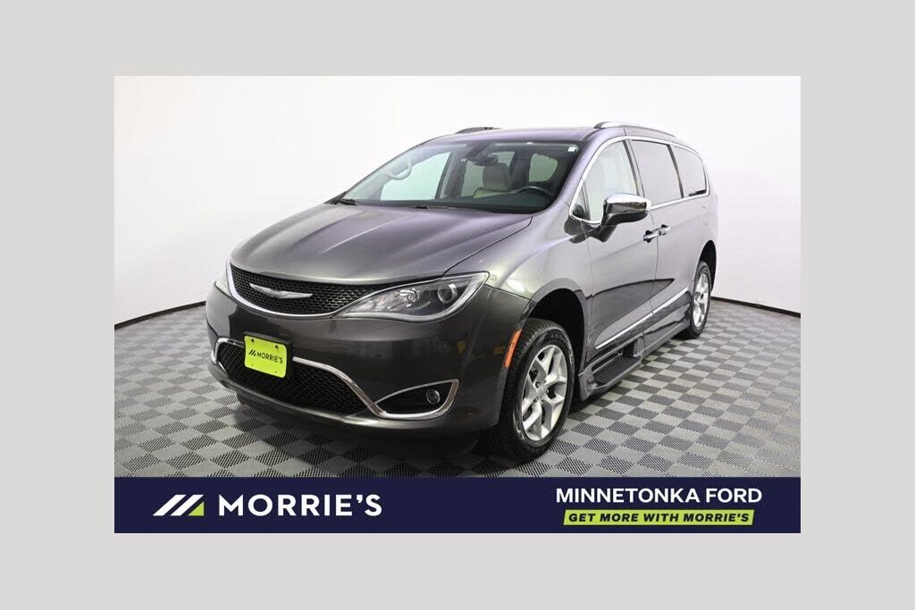 2017 CHRYSLER Pacifica