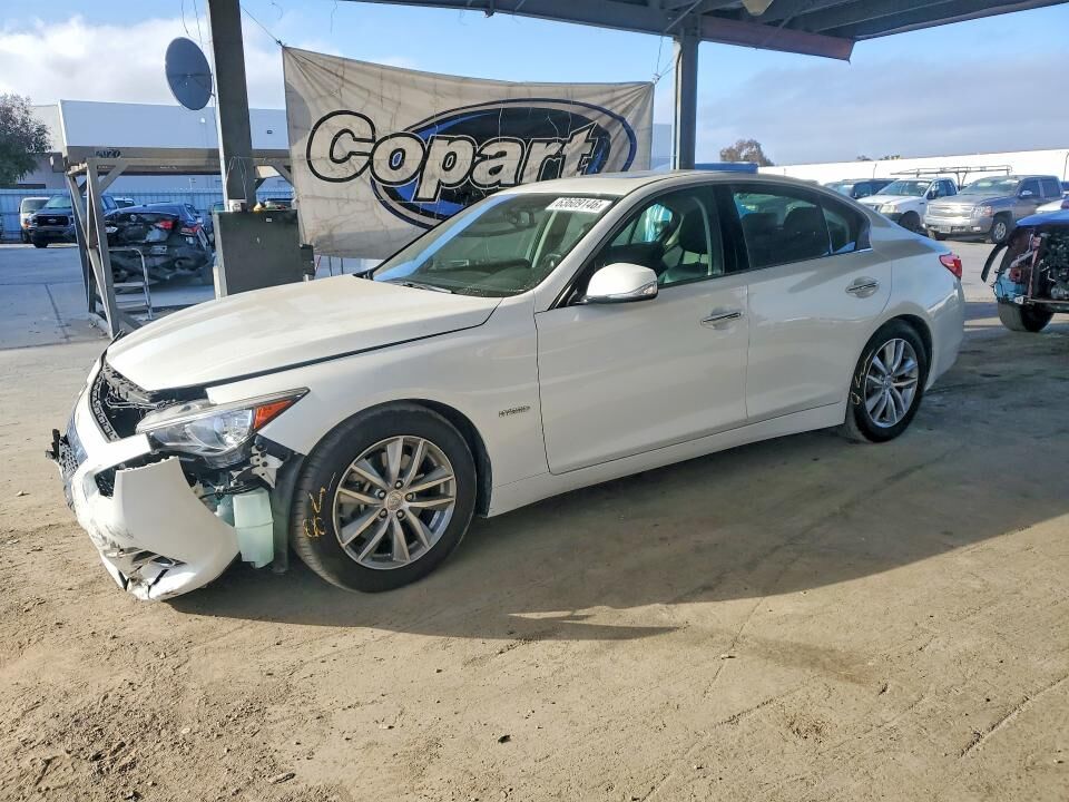 2015 INFINITI Q50