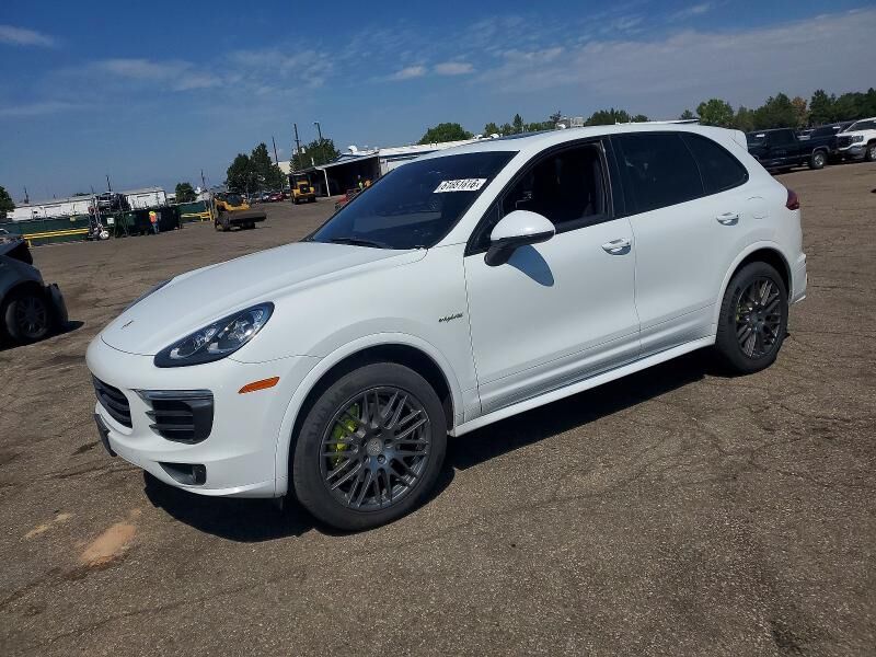 2015 PORSCHE Cayenne