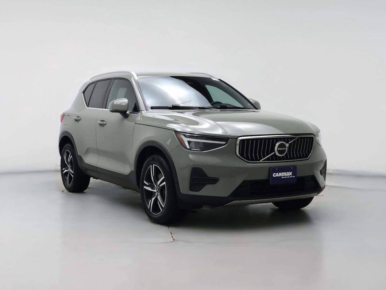 2024 VOLVO XC40