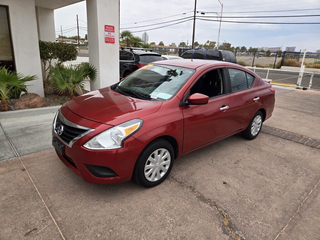 2017 NISSAN Versa