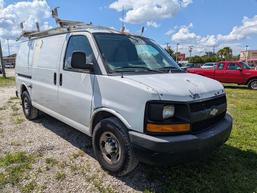 2011 CHEVROLET Express