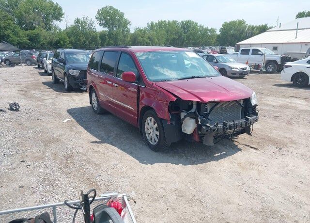 2015 CHRYSLER Town and Country
