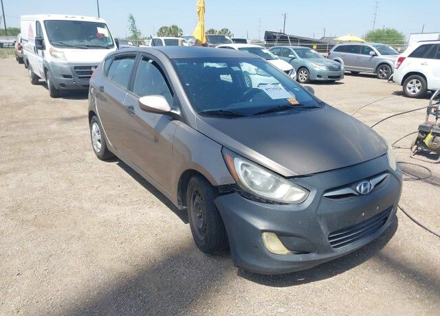 2013 HYUNDAI Accent