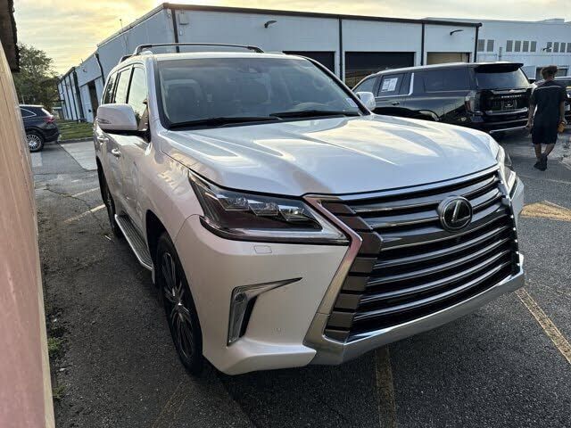 2021 LEXUS LX