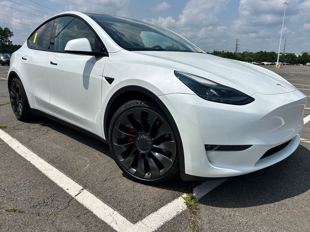 2022 TESLA Model Y