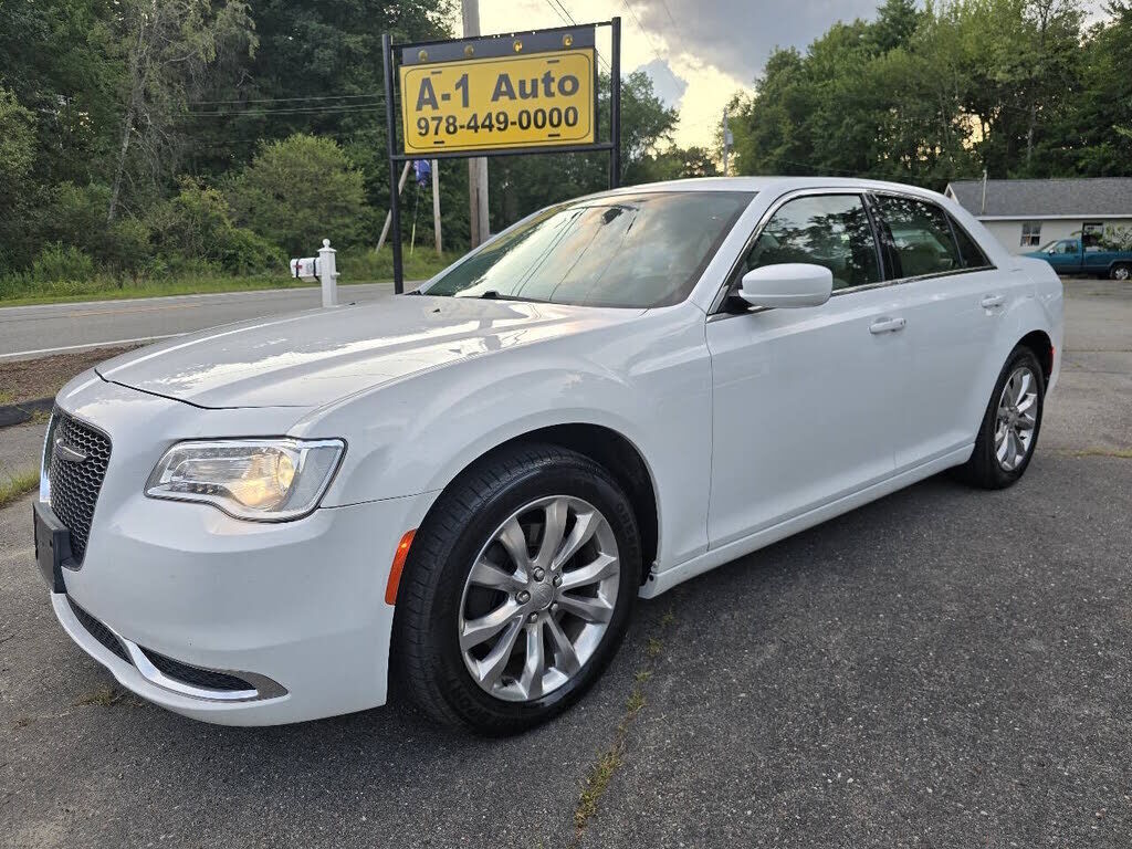 2020 CHRYSLER 300